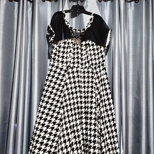 Torrid Black & White Houndstooth Bengaline Illusion Swing Dress